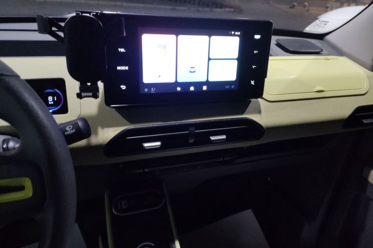 吉利银河 2024款 200km 熊猫骑士中控内饰16