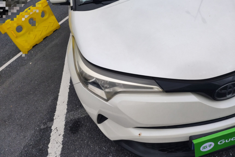 丰田C-HR 2018款 2.0L 领先天窗版 国VI车身外观8