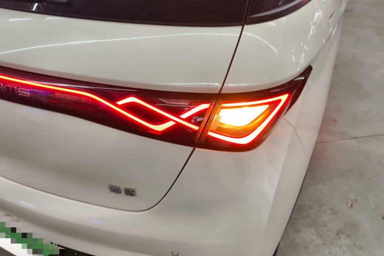 比亚迪 海豚 2025款 420km 自由版车身外观9