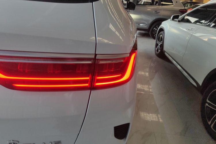 比亚迪 宋PLUS新能源 2023款 冠军版 DM-i 110KM 旗舰PLUS车身外观9