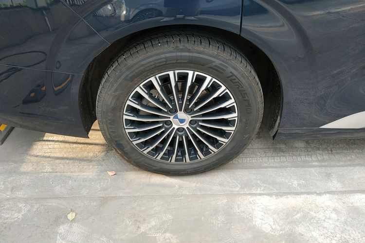 腾势D9 2022款 DM-i 970 四驱尊荣型车身外观56