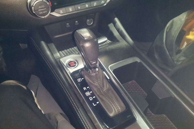 日产 天籁 2022款 2.0L XL-TLS 悦享版局部细节18