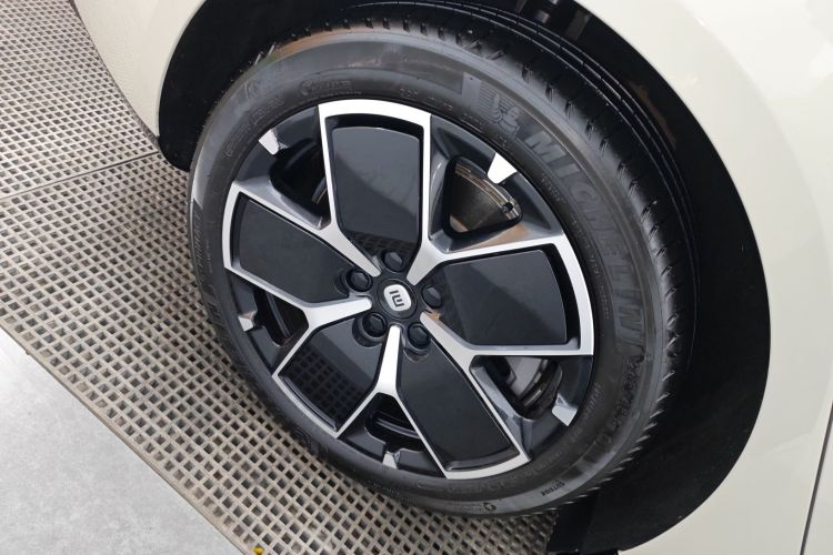 小米汽车 小米SU7 2024款 后驱长续航智驾版车身外观6008