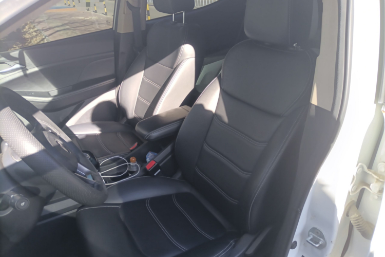 比亚迪 元新能源 2019款 EV535 智联领潮型中控内饰19