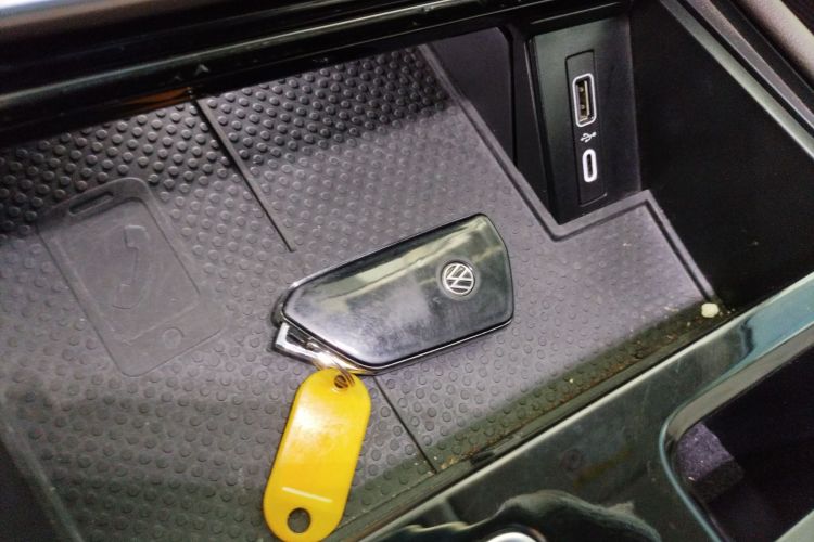 大众 威然 2024款 330TSI 豪华版中控内饰7001