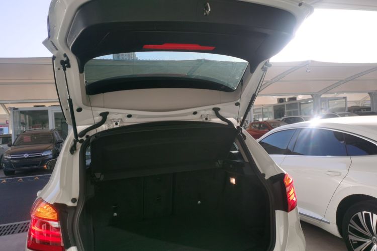 宝马2系旅行车 2018款 218i 领先型局部细节23