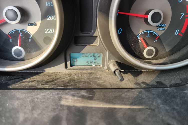 别克 凯越 2015款 1.5L 自动经典型中控内饰15