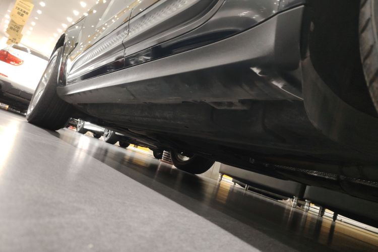 保时捷 2023款 Macan 2.0T机舱底盘30