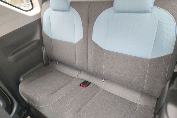 吉利银河 2023款 熊猫mini 120km 超萌熊中控内饰7004