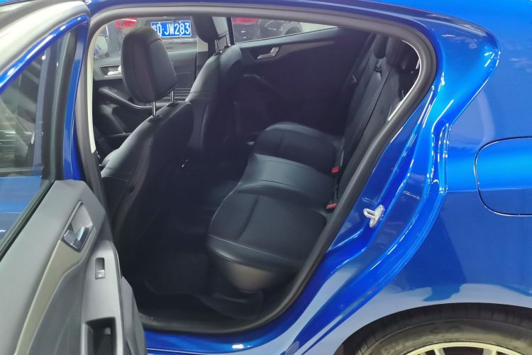 福特 福克斯 2020款 两厢 EcoBoost 180 自动锋潮型中控内饰21