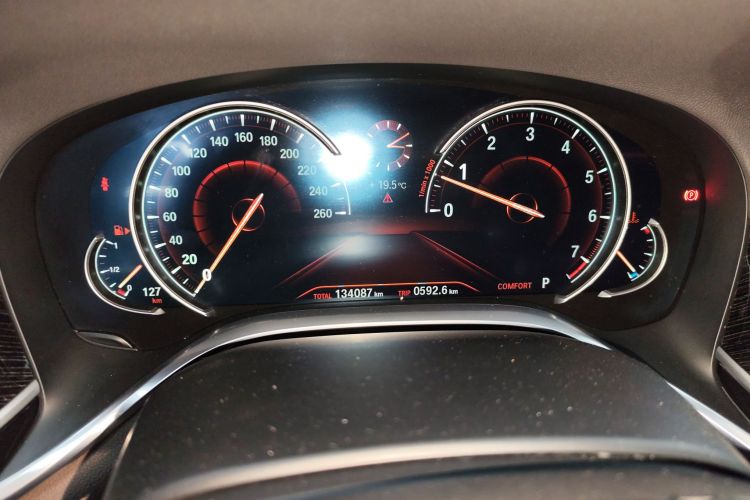 宝马7系 2018款 730Li 领先型 M运动套装局部细节14