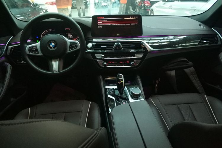 宝马5系 2021款 改款 525Li M运动套装中控内饰7002