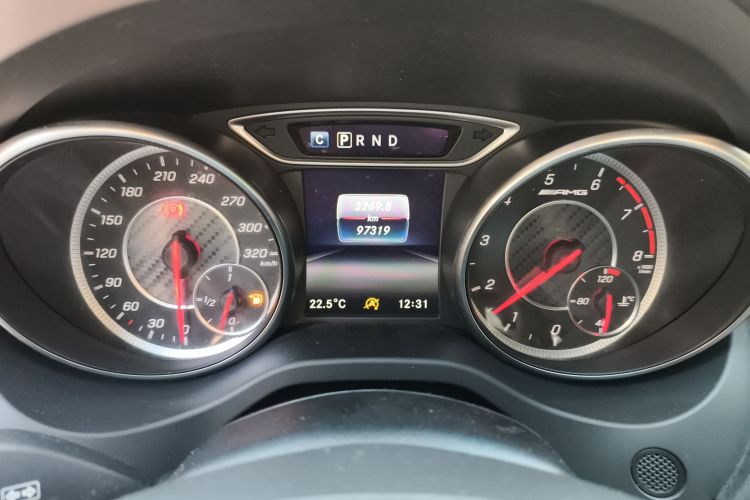 奔驰CLA AMG 2017款 AMG CLA 45 4MATIC 暗夜雷霆限量版中控内饰14