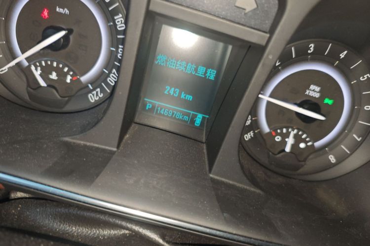 别克GL8 2017款 25S 尊贵型 国V中控内饰15