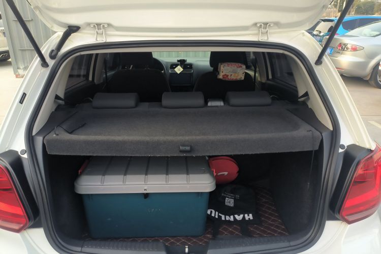 大众 Polo 2016款 1.4L 手动风尚型机舱底盘23