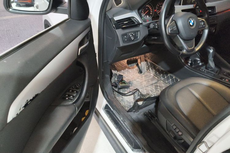 宝马X1 2018款 sDrive20Li 领先型中控内饰7003