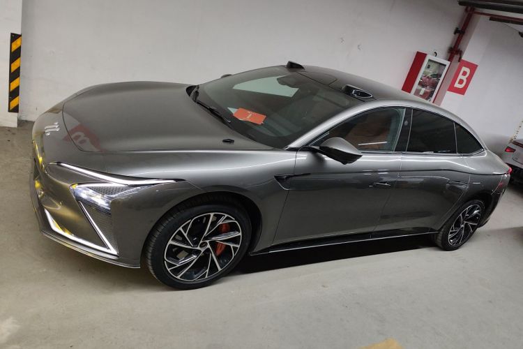 智己汽车 智己L7 2022款 Dynamic车身外观4