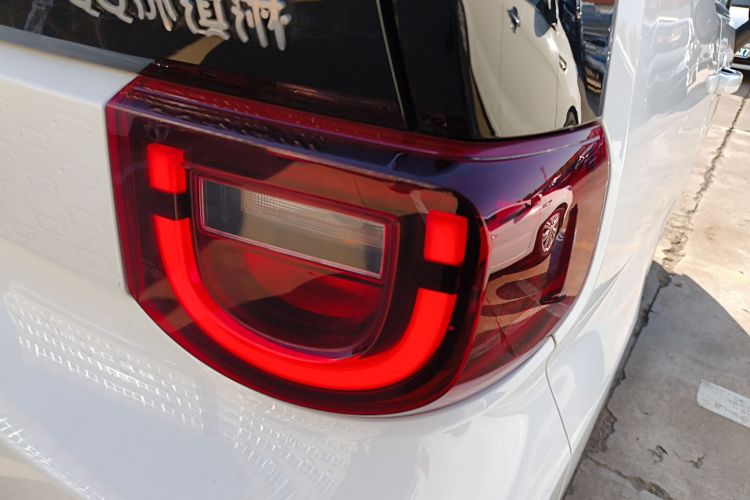 奇瑞 QQ冰淇淋 2022款 170km 圣代 三元锂车身外观9