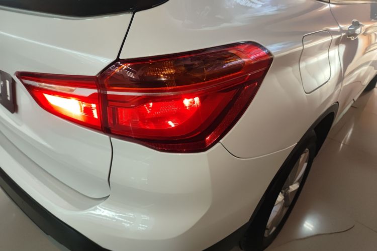 宝马X1 2018款 sDrive18Li 时尚型车身外观9