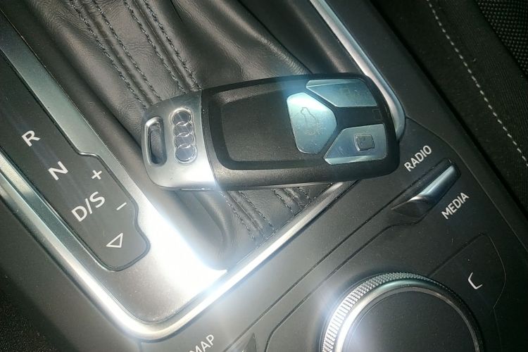 奥迪Q2L 2020款 35 TFSI 进取动感型中控内饰11