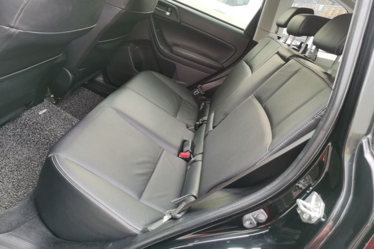 斯巴鲁 森林人 2013款 2.5i 自动精英版中控内饰7003