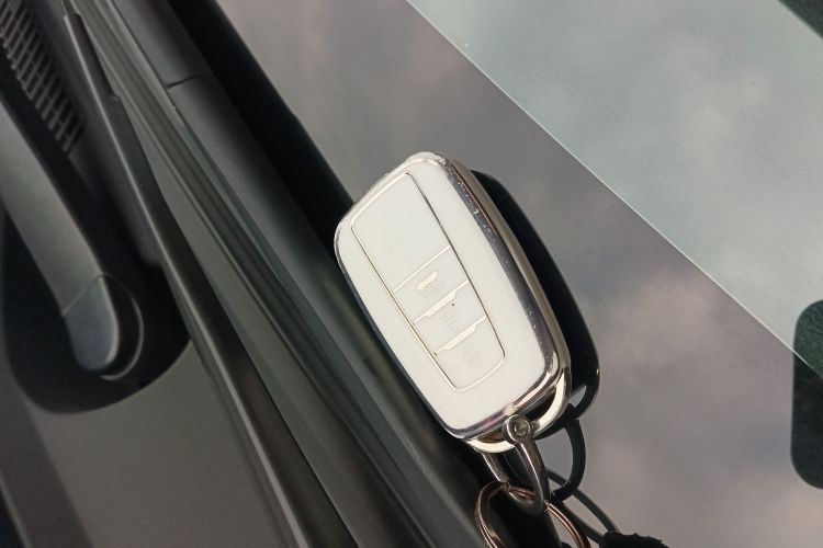 丰田 雷凌 2023款 185T CVT运动版中控内饰7001