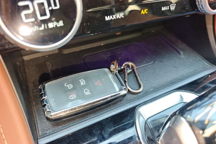 捷豹XFL 2023款 XFL 2.0T P250 两驱精英运动版中控内饰11