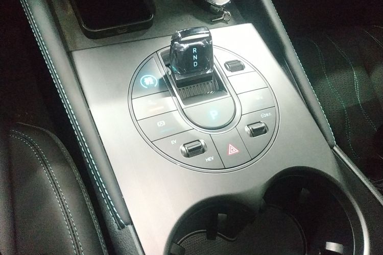 比亚迪 海豹06新能源 2024款 DM-i 120KM旗舰型中控内饰18