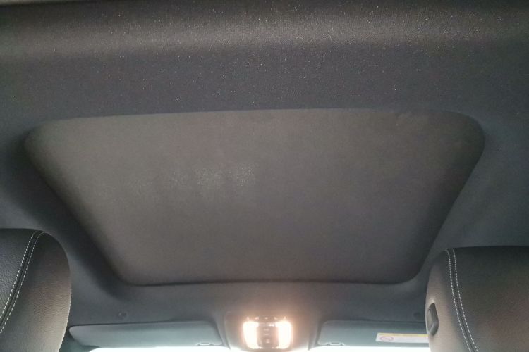 奔驰A级 2022款 改款三 A 200 L 运动轿车时尚型中控内饰22