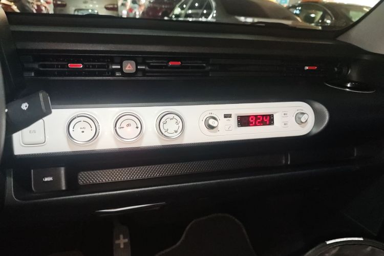 五菱汽车 宏光MINIEV 2022款 GAMEBOY 200km 玩咖款 磷酸铁锂中控内饰16