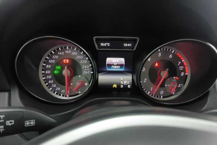 奔驰GLA 2016款 GLA 220 4MATIC 豪华型局部细节14