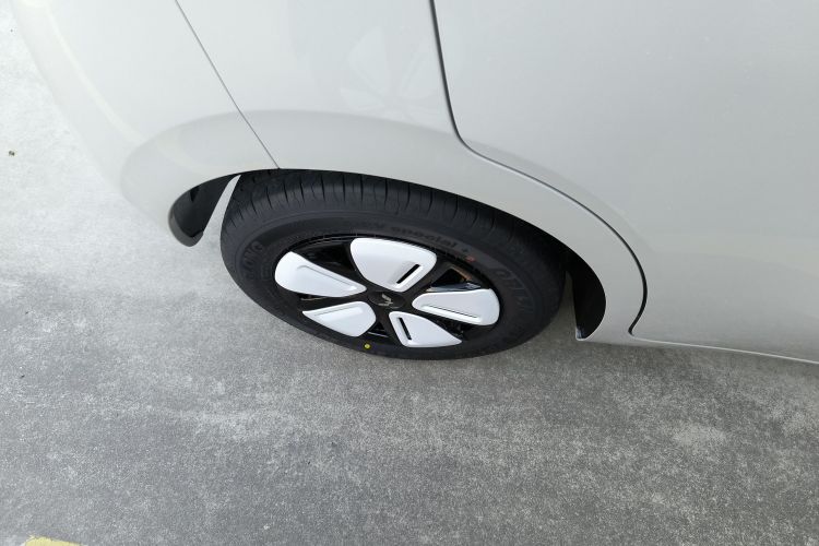 五菱汽车 宏光MINIEV 2025款 四门版 进阶款车身外观6008