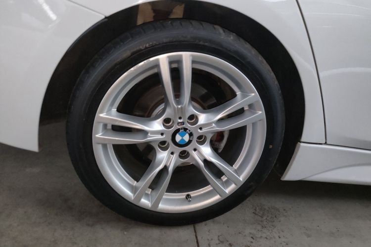 宝马3系 2018款 320Li 领先型M运动套装车身外观6008