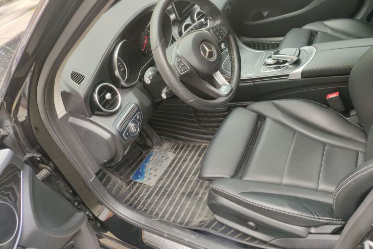 奔驰C级 2017款 改款 C 180 L 时尚型运动版局部细节19