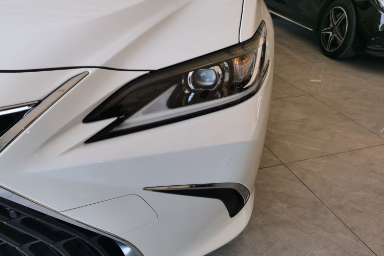 雷克萨斯ES 2021款 200 卓越版局部细节36