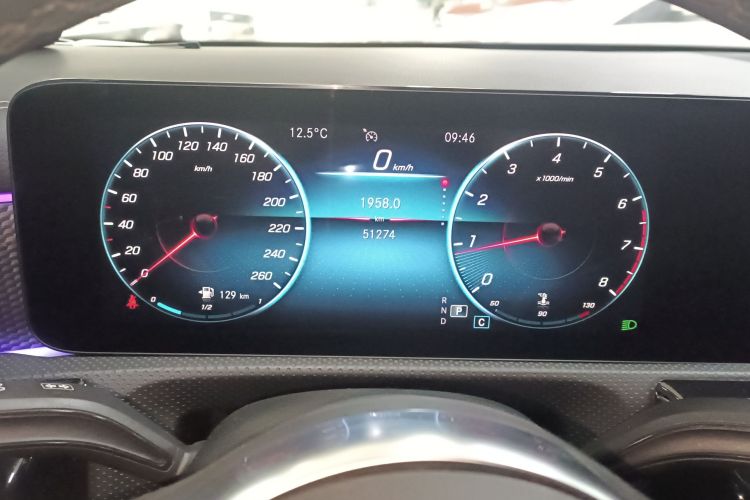 奔驰A级 2021款 A 200 L 运动轿车时尚型局部细节14