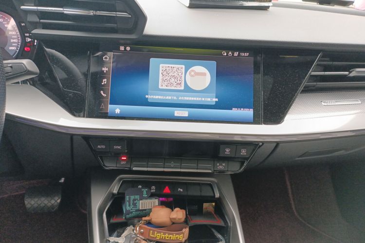 奥迪A3 2024款 A3L Limousine 35 TFSI 时尚运动型中控内饰16