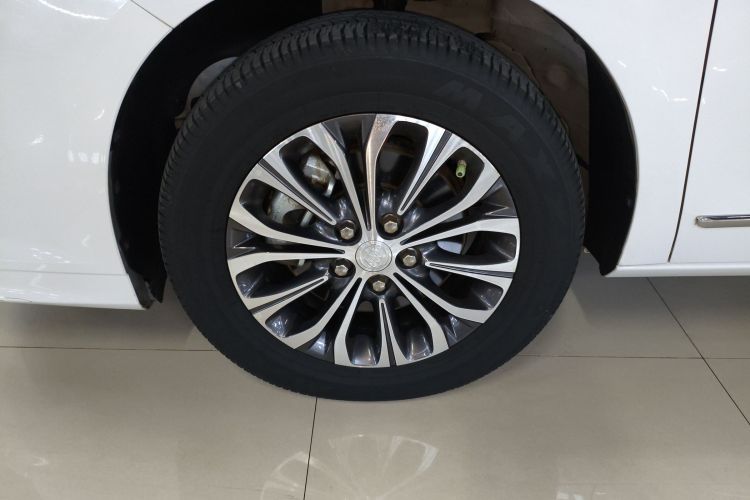 别克GL8 2022款 陆上公务舱 652T 豪华型车身外观6007