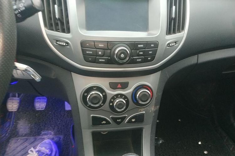 凯翼C3R 2015款 1.5L 手动金钻版中控内饰16