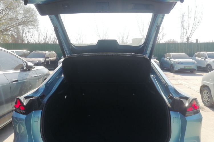 深蓝汽车 深蓝L07 2025款 230Ultra乾崑智驾ADS SE增程版机舱底盘23