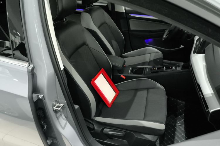 大众 高尔夫 2023款 280TSI DSG Pro 20周年纪念版局部细节41