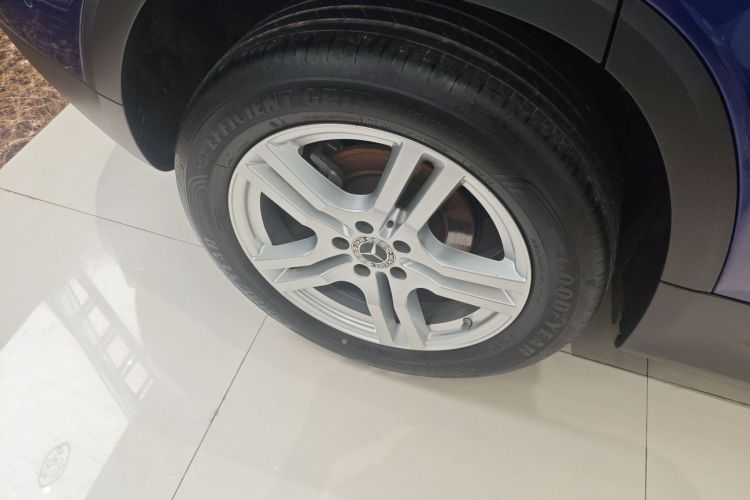 奔驰GLB 2020款 改款 GLB 200 动感型车身外观6002