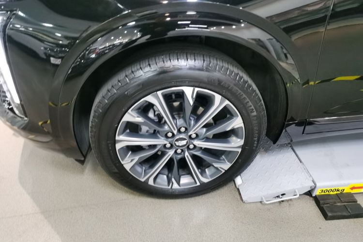 凯迪拉克XT5 2025款 2.0T 豪华型车身外观6007