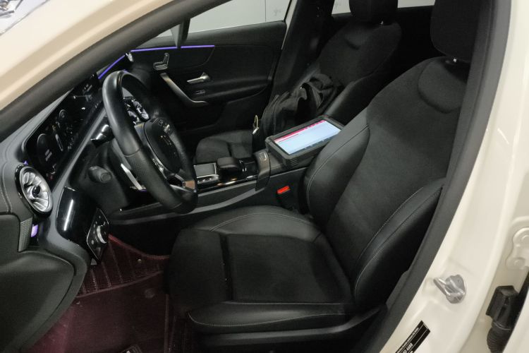 奔驰A级 2022款 改款三 A 200 L 运动轿车时尚型局部细节19