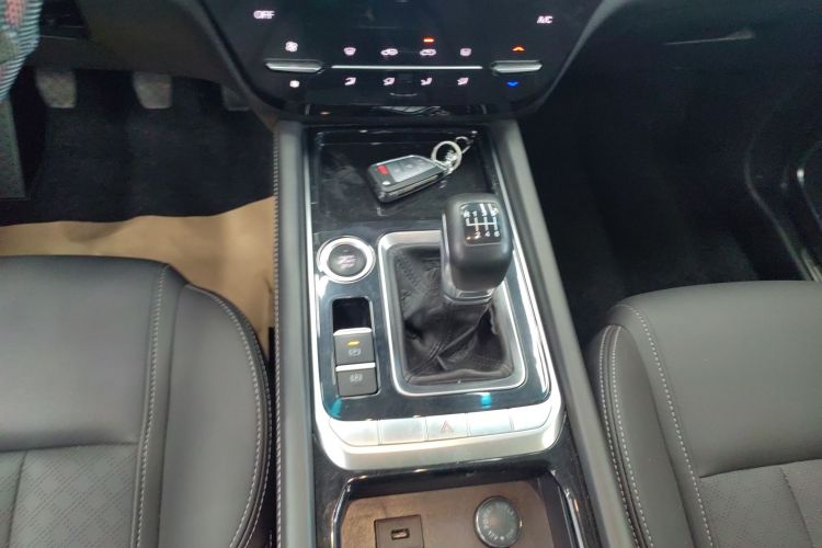 捷途X90 2019款 1.5T 手动智享型 5座 国V中控内饰18