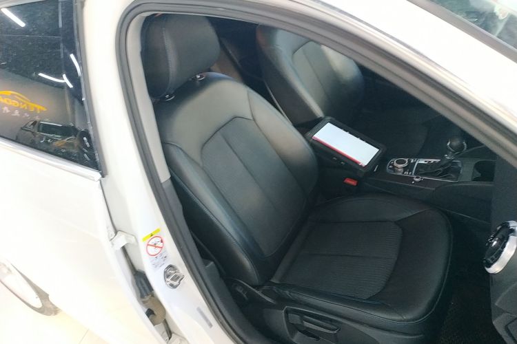 奥迪A3 2018款 30周年年型 Sportback 35 TFSI 时尚型局部细节41