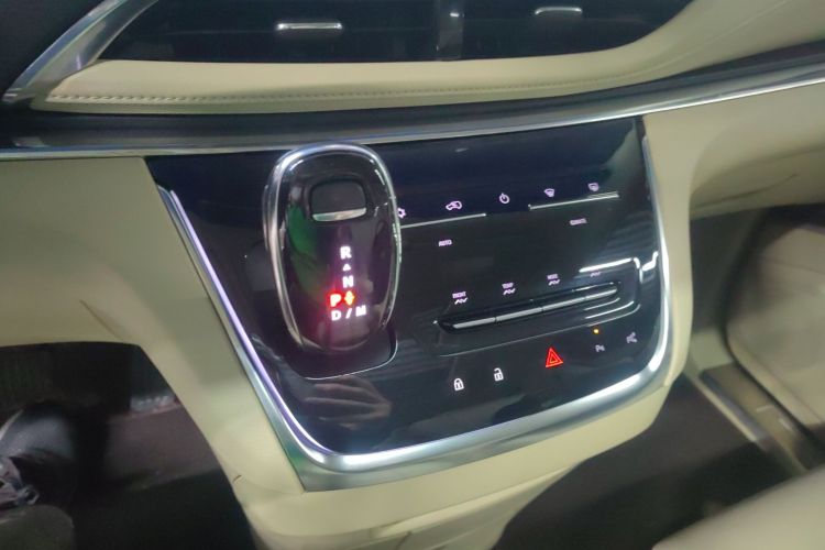 别克GL8 2023款 陆上公务舱 尊贵型中控内饰18