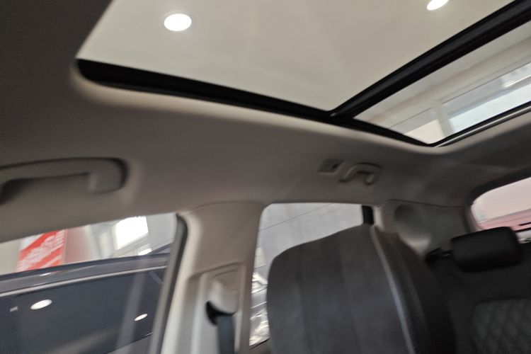 红旗HS5 2019款 2.0T 智联旗享版中控内饰22