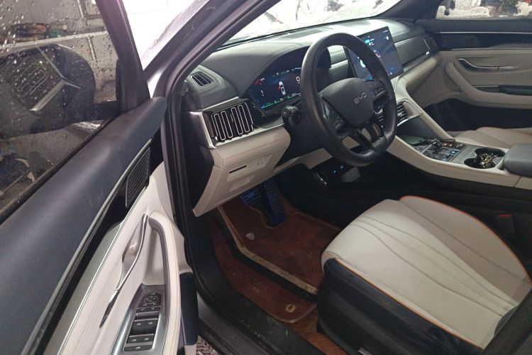 比亚迪 宋PLUS新能源 2024款 荣耀版 DM-i 71km 豪华型中控内饰20