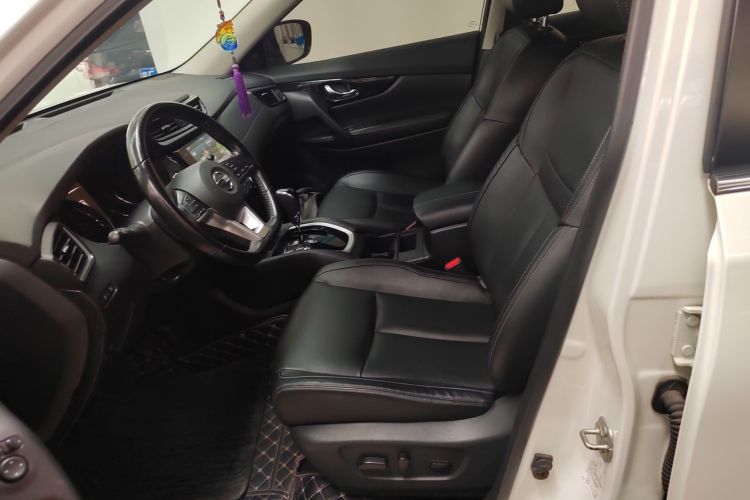 日产 奇骏 2020款 2.0L XL ITS CVT 2WD智联舒适版中控内饰19